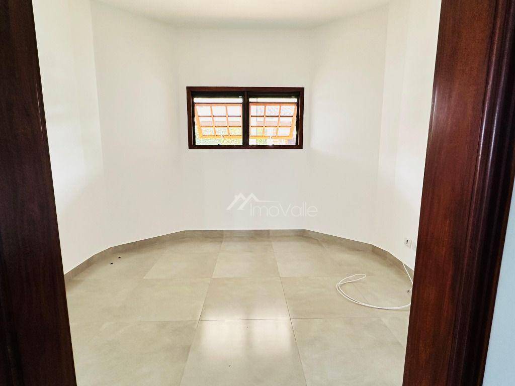 Casa de Condomínio para alugar com 4 quartos, 400m² - Foto 5