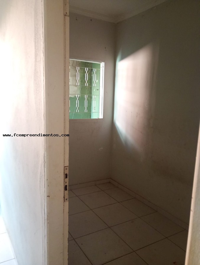 Casa para alugar com 4 quartos, 100m² - Foto 4