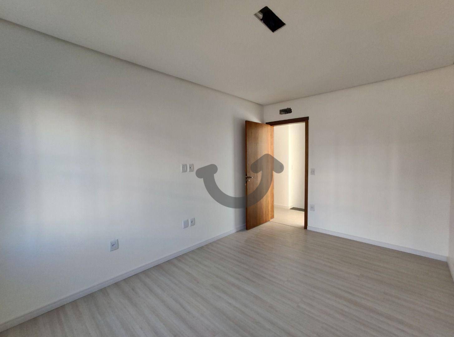 Casa à venda e aluguel com 3 quartos, 314m² - Foto 15