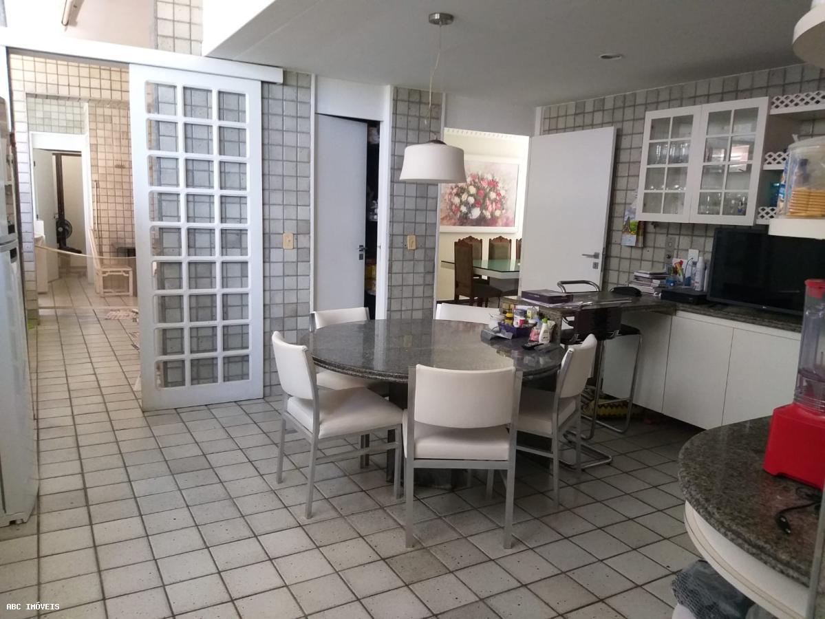 Apartamento para alugar com 4 quartos, 340m² - Foto 13