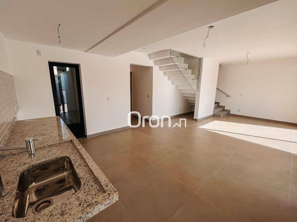 Sobrado à venda com 4 quartos, 181m² - Foto 4