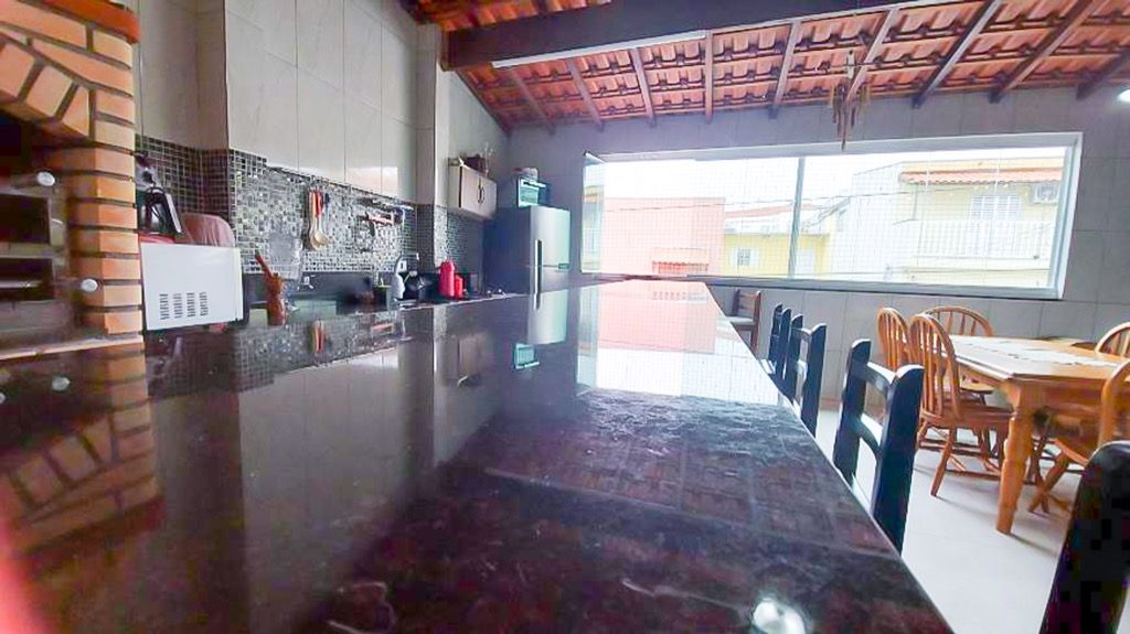 Sobrado à venda com 2 quartos, 200m² - Foto 3