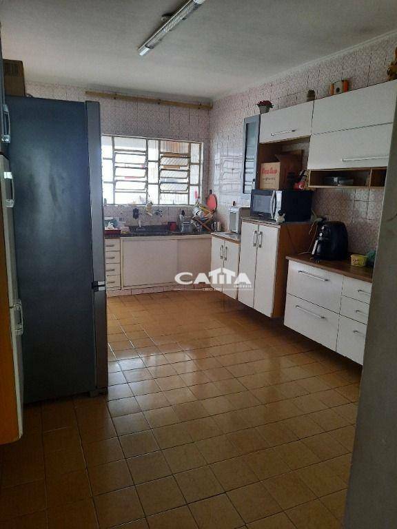Sobrado à venda com 2 quartos, 210m² - Foto 4