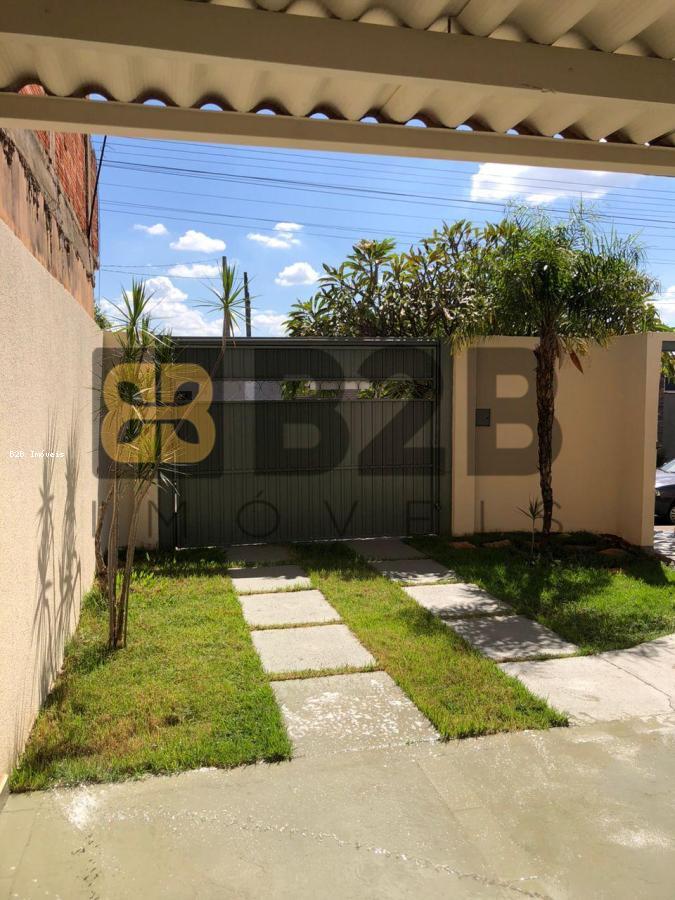 Casa à venda com 3 quartos, 199m² - Foto 1