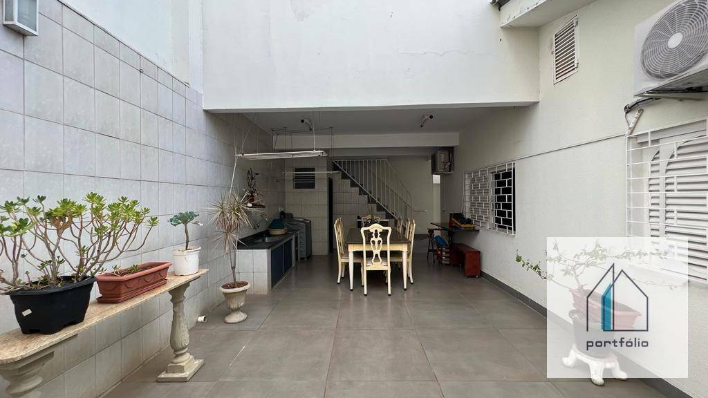 Casa à venda com 3 quartos, 197m² - Foto 16