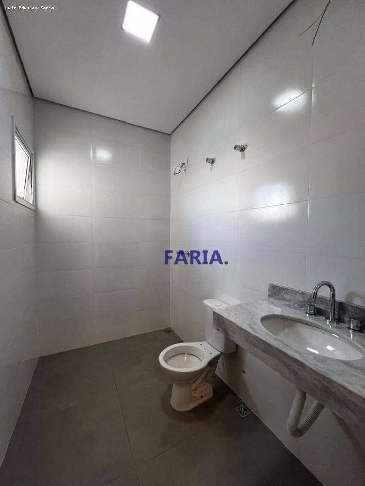 Casa à venda com 2 quartos, 145m² - Foto 7