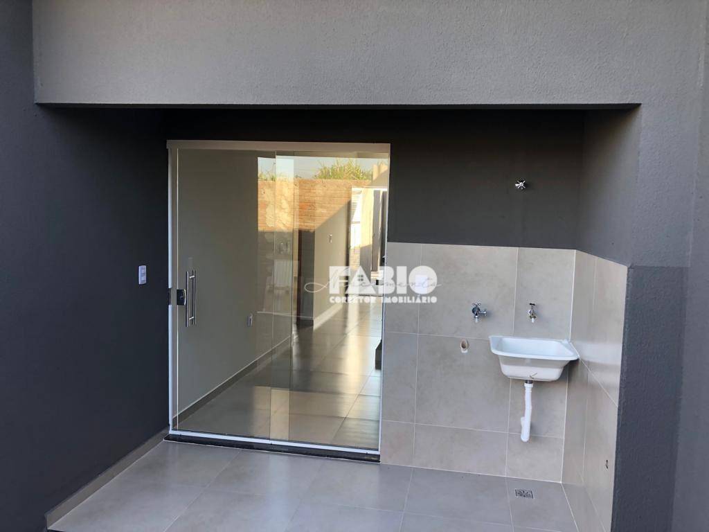 Casa à venda com 2 quartos, 60m² - Foto 10