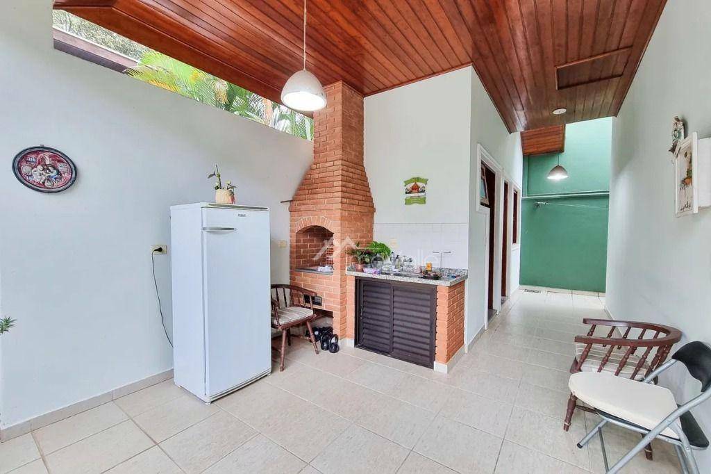 Casa de Condomínio à venda com 3 quartos, 240m² - Foto 8