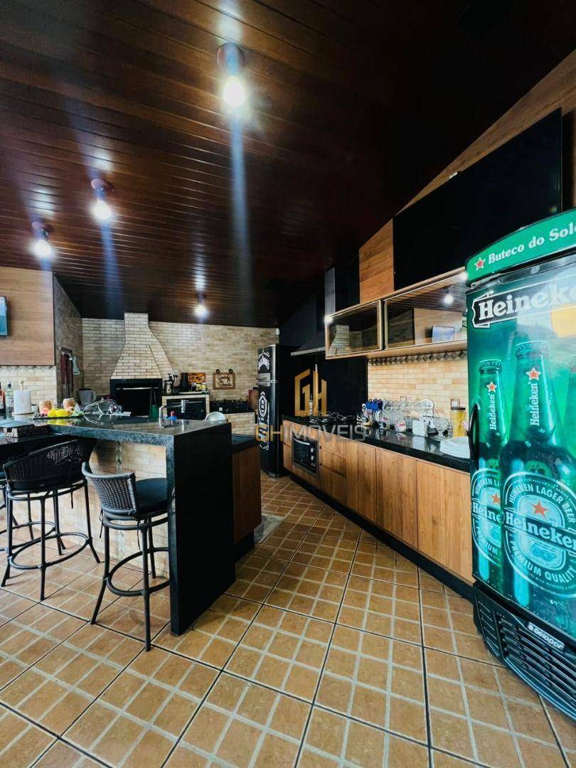 Casa, 3 quartos, 217 m² - Foto 4