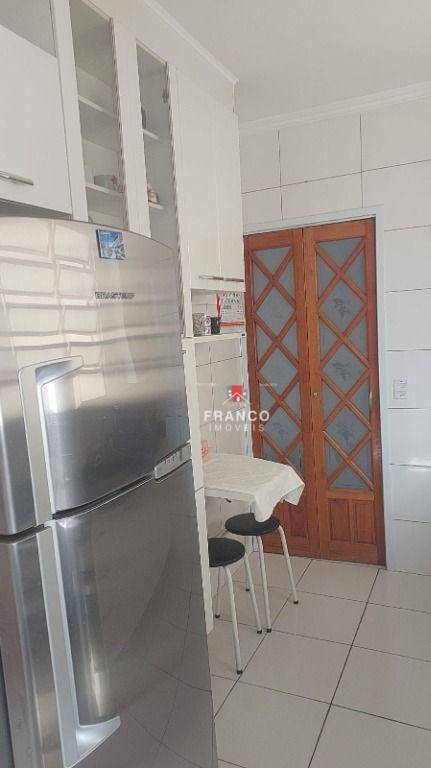 Apartamento à venda com 2 quartos, 64m² - Foto 9