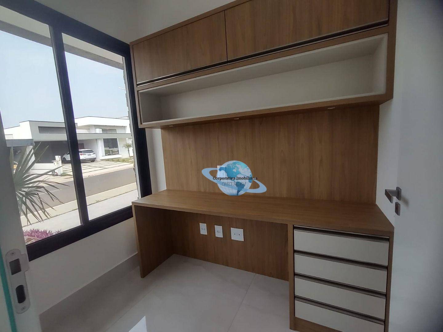 Casa de Condomínio à venda com 3 quartos, 222m² - Foto 4