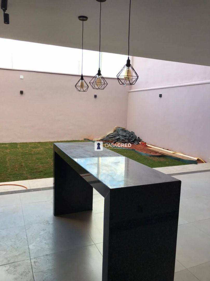 Casa à venda com 3 quartos, 250m² - Foto 15