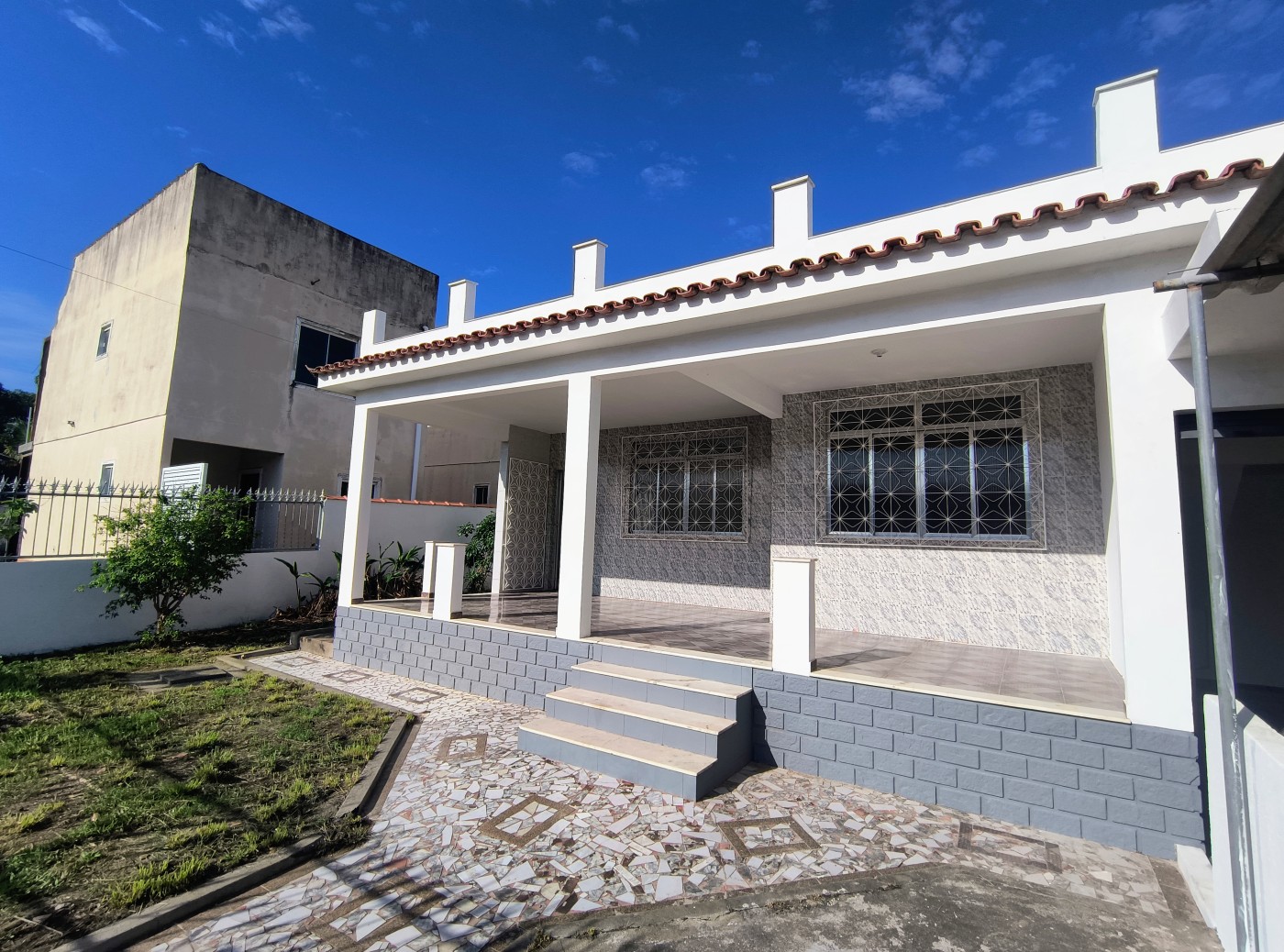 Casa à venda com 3 quartos, 600m² - Foto 2