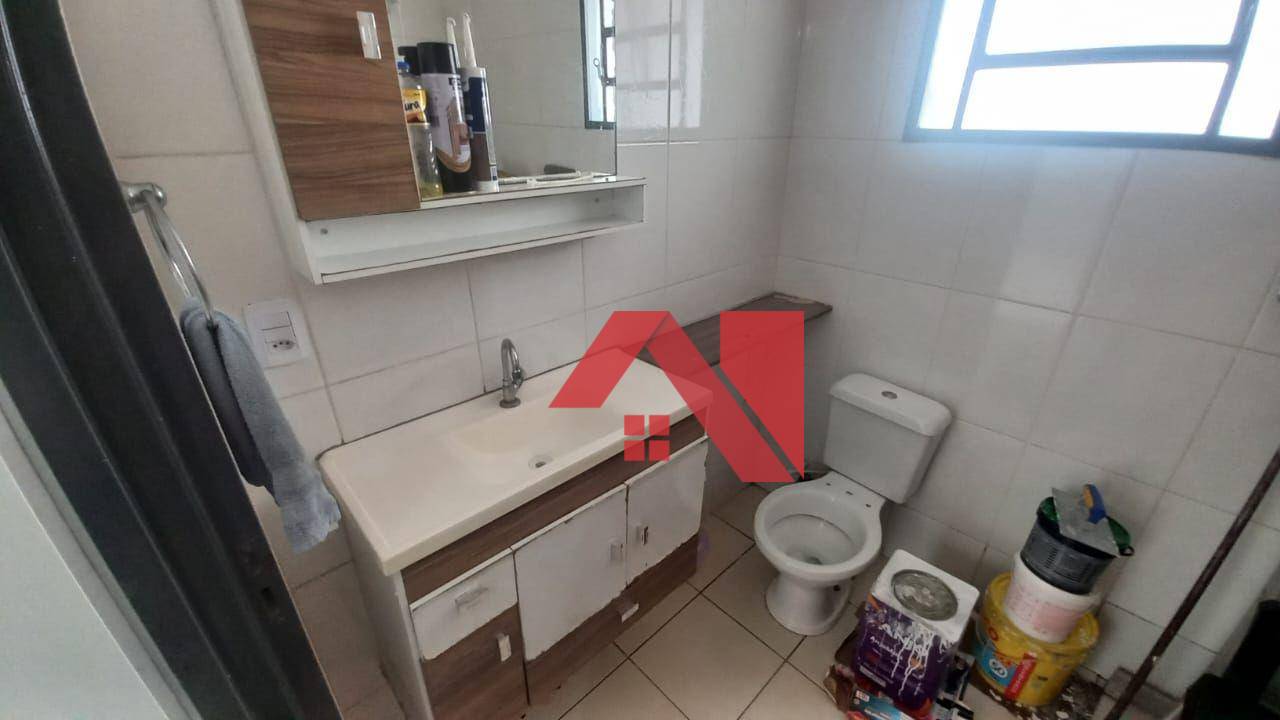 Casa para alugar com 2 quartos, 100m² - Foto 12