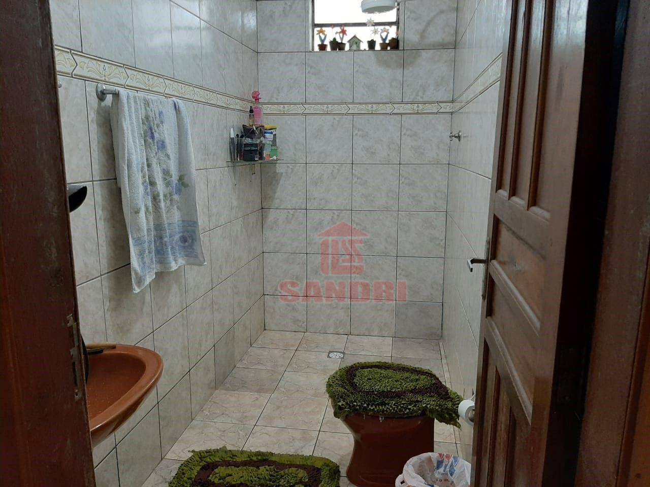 Casa à venda com 4 quartos, 205m² - Foto 11