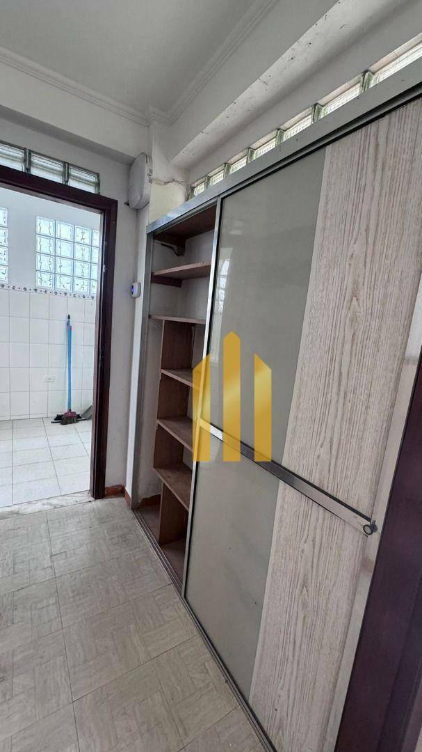 Casa para alugar com 2 quartos, 110m² - Foto 12