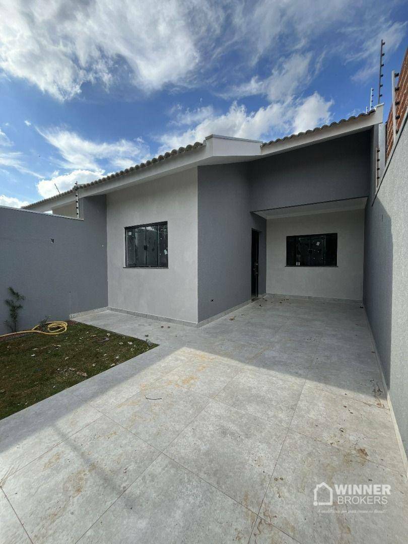 Casa à venda com 3 quartos, 68m² - Foto 1