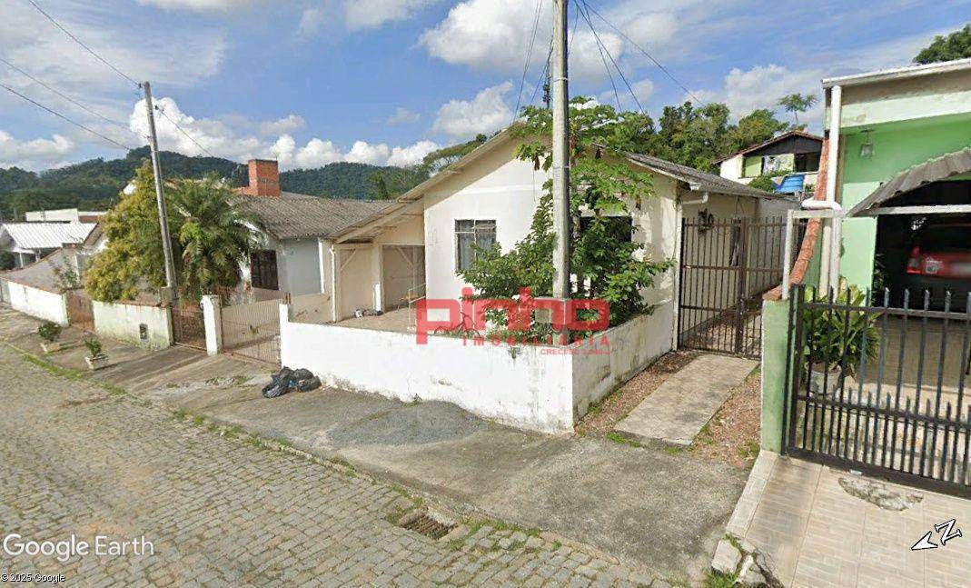 Casa à venda com 3 quartos, 189m² - Foto 2