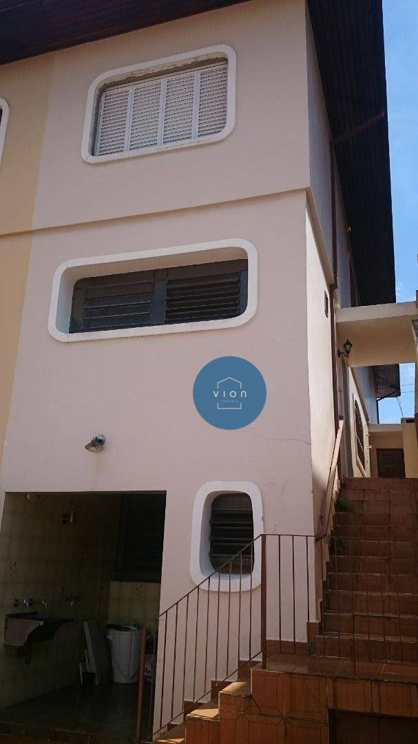 Casa à venda com 2 quartos, 180m² - Foto 1