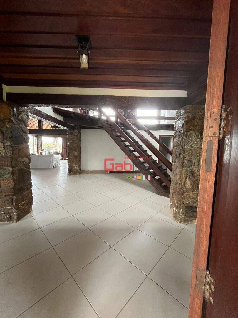 Casa à venda com 4 quartos, 650m² - Foto 9