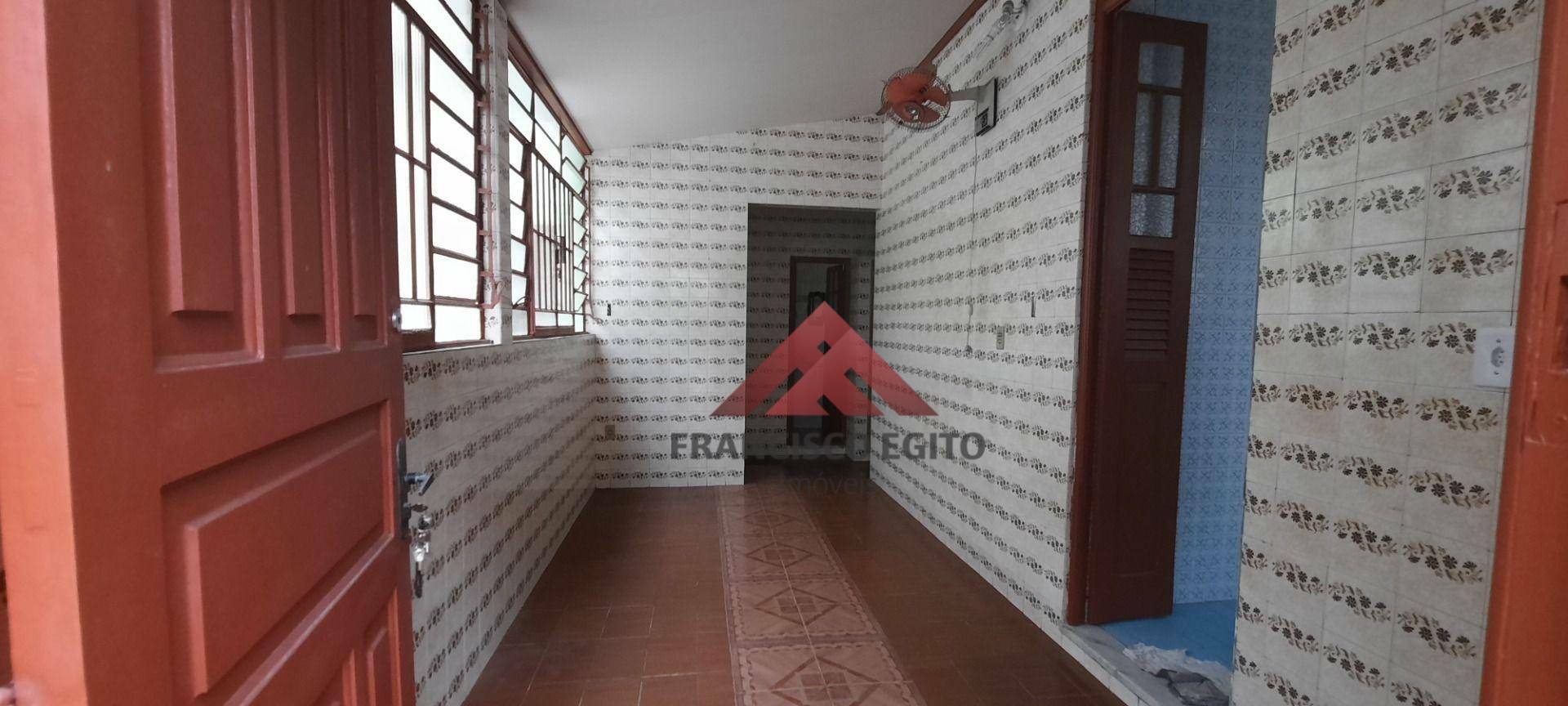 Casa à venda com 6 quartos, 500m² - Foto 5