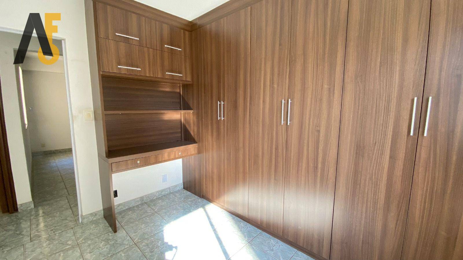 Apartamento à venda com 3 quartos, 75m² - Foto 11