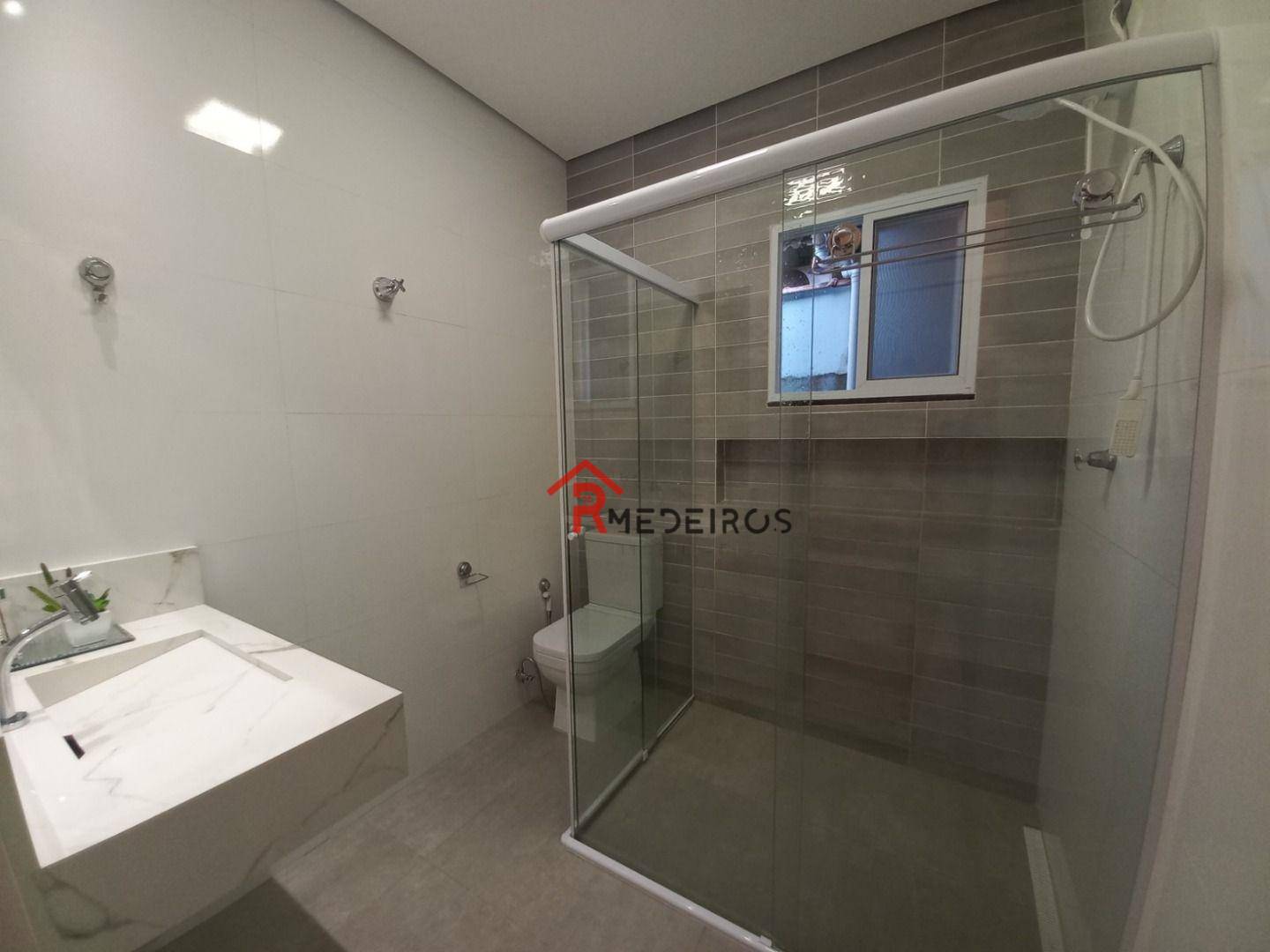 Casa à venda com 2 quartos, 72m² - Foto 9