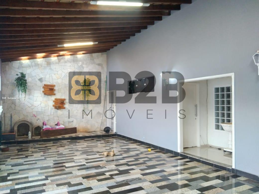 Casa à venda com 3 quartos, 316m² - Foto 11