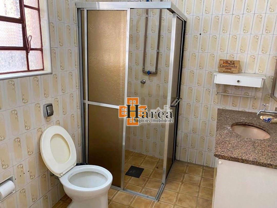 Casa à venda com 3 quartos, 250m² - Foto 4