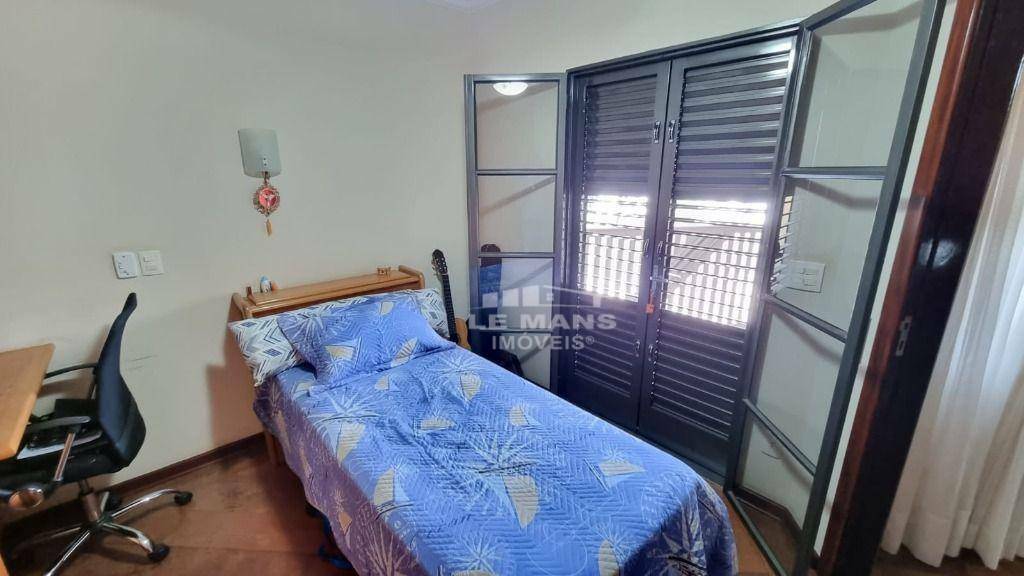 Casa à venda com 3 quartos, 205m² - Foto 24