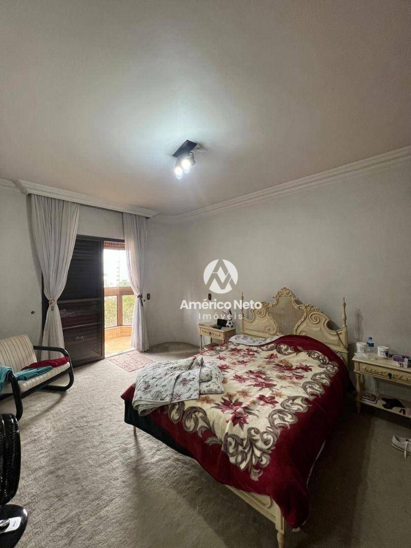 Apartamento à venda com 3 quartos, 224m² - Foto 18