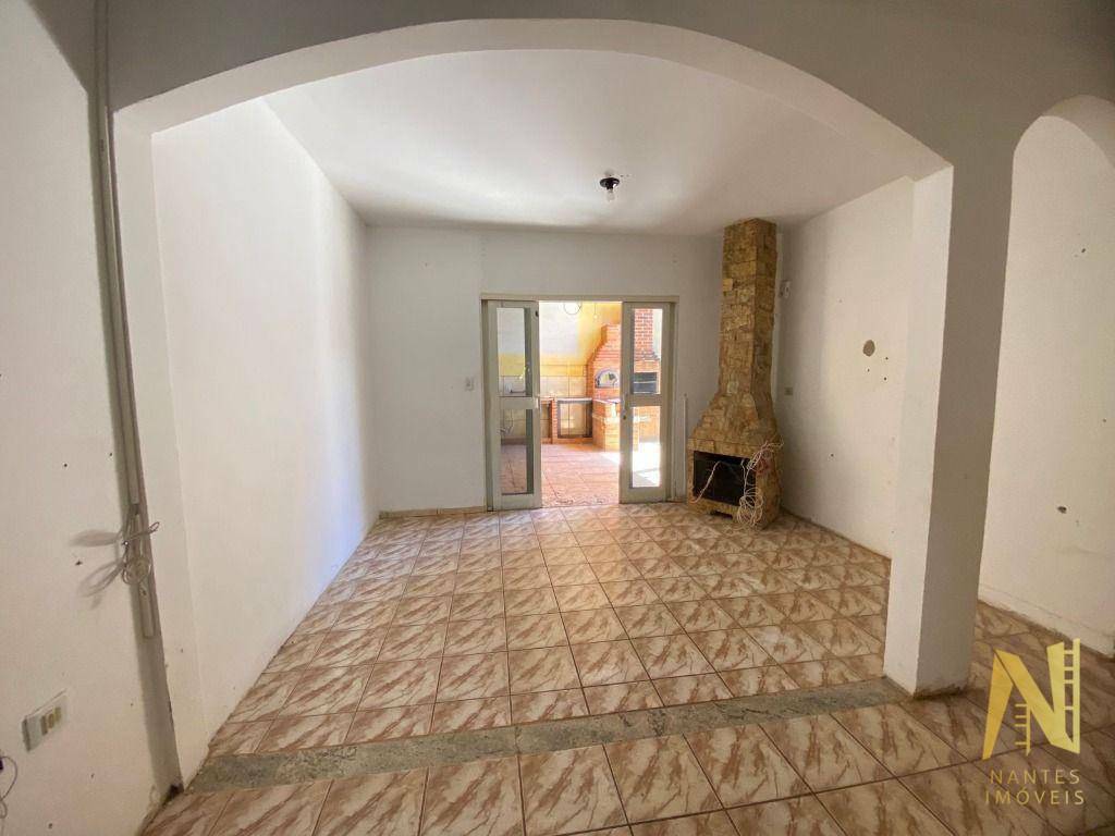 Casa à venda com 3 quartos, 135m² - Foto 4