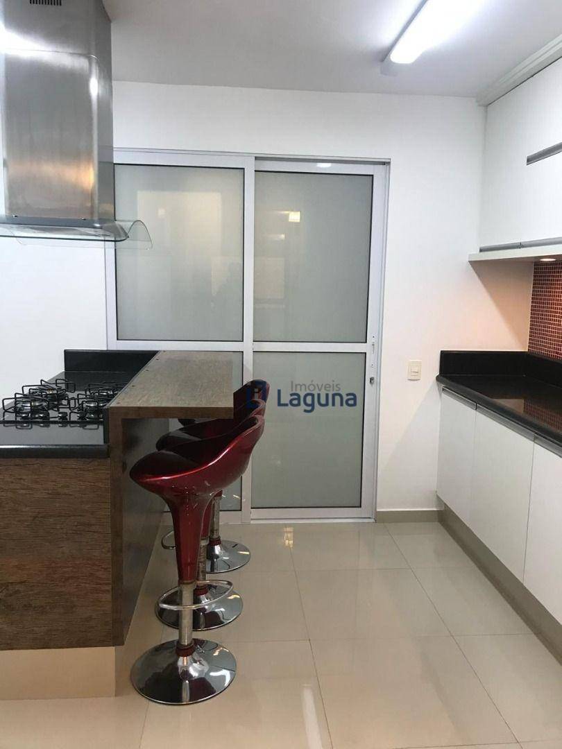 Apartamento para alugar com 3 quartos, 120m² - Foto 6