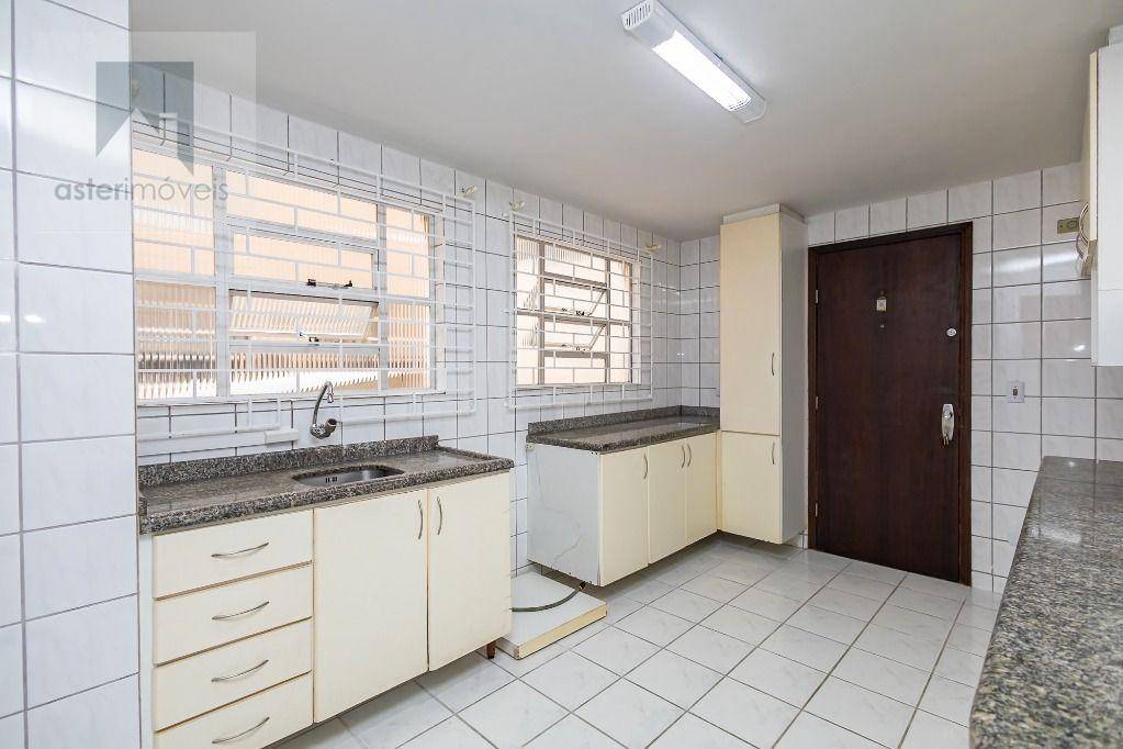 Apartamento para alugar com 3 quartos, 136m² - Foto 9
