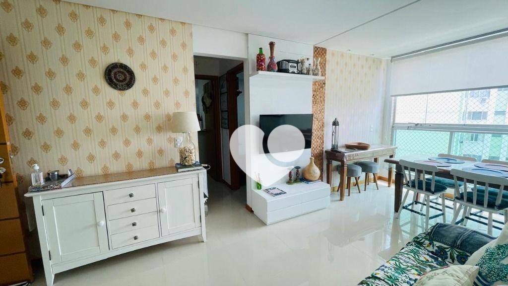 Apartamento à venda com 2 quartos, 69m² - Foto 2