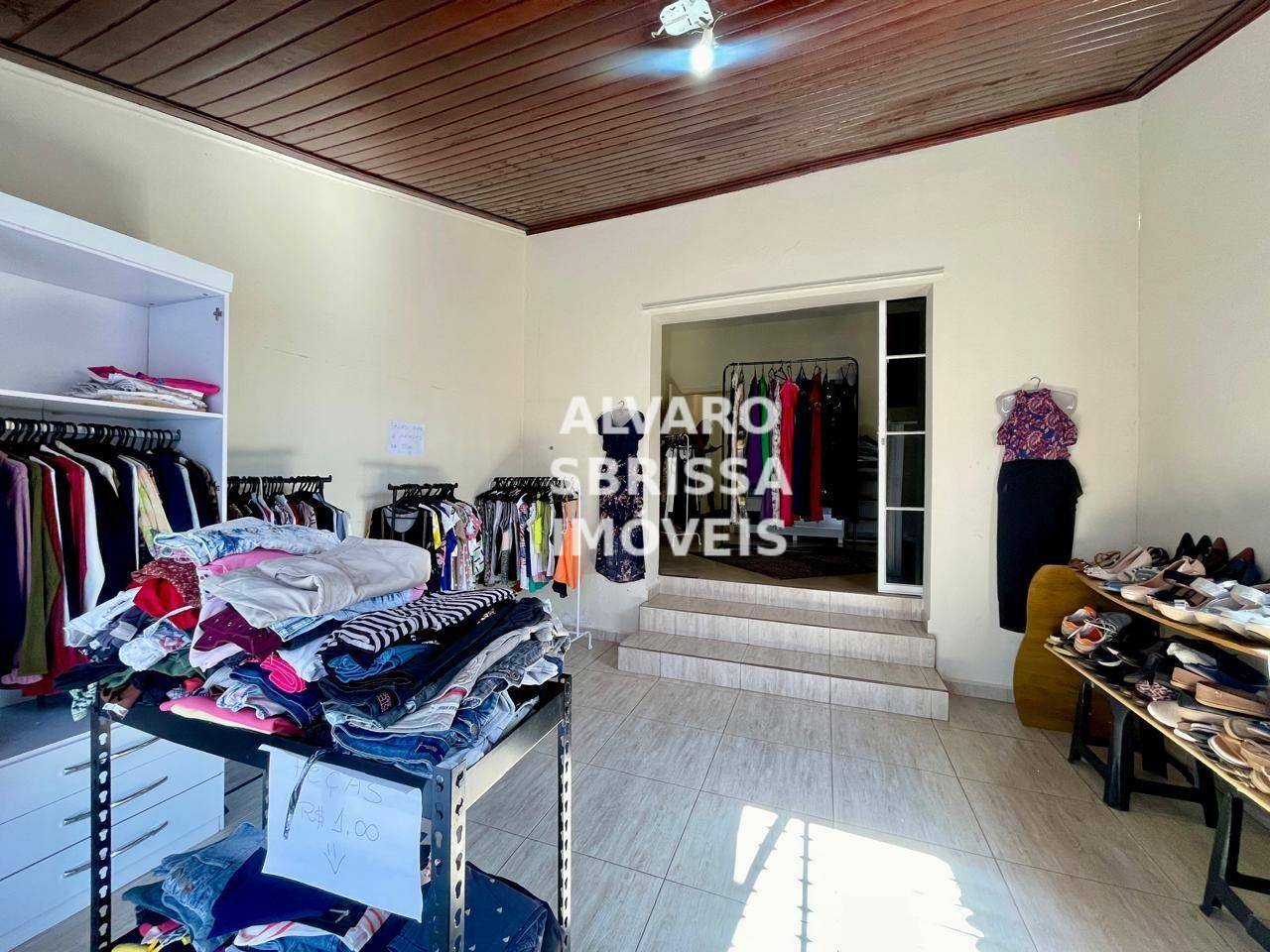 Casa à venda com 3 quartos, 183m² - Foto 4