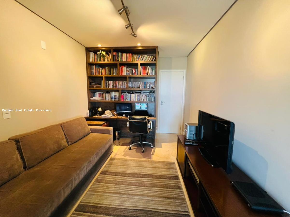 Apartamento à venda com 3 quartos, 240m² - Foto 7