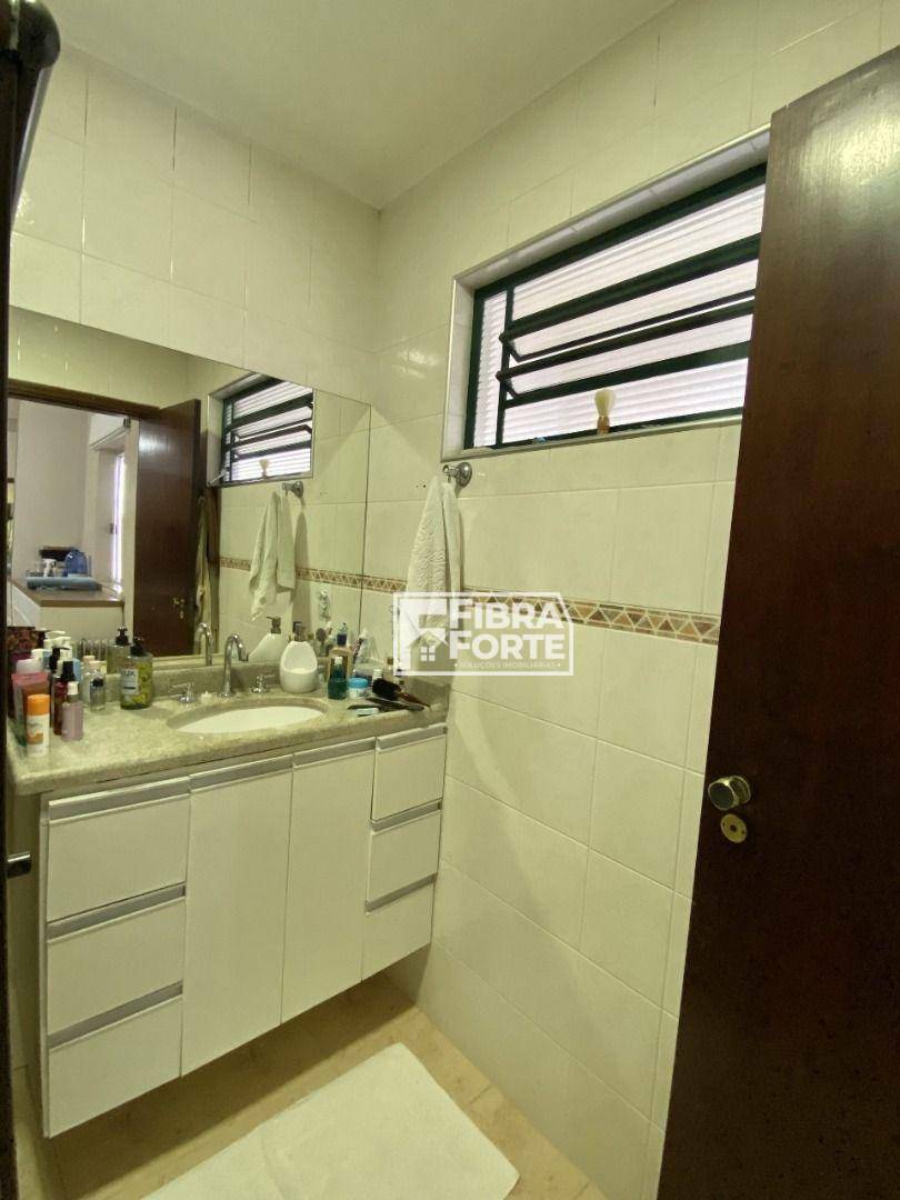 Casa à venda com 3 quartos, 208m² - Foto 22