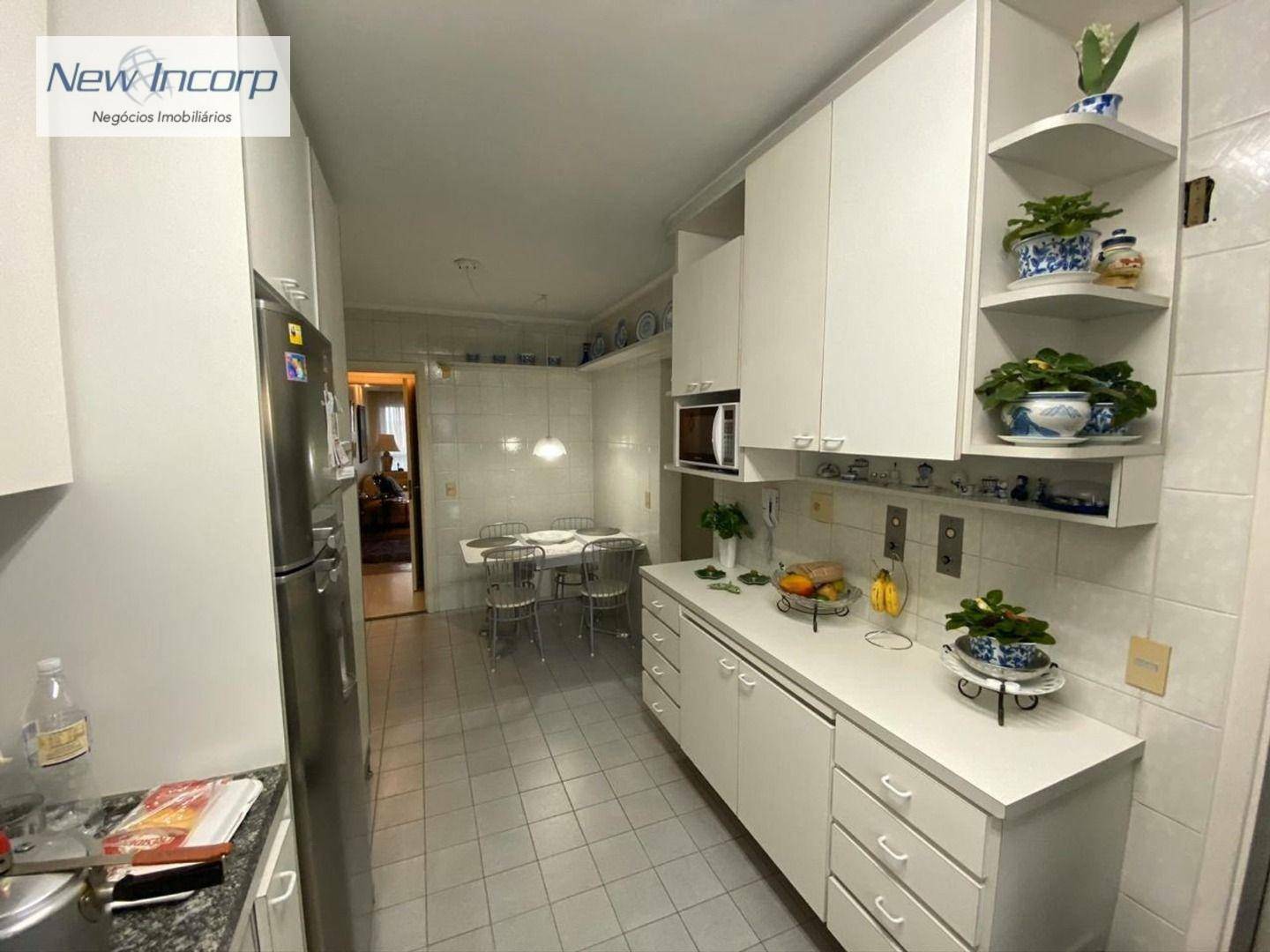 Apartamento à venda com 4 quartos, 180m² - Foto 8