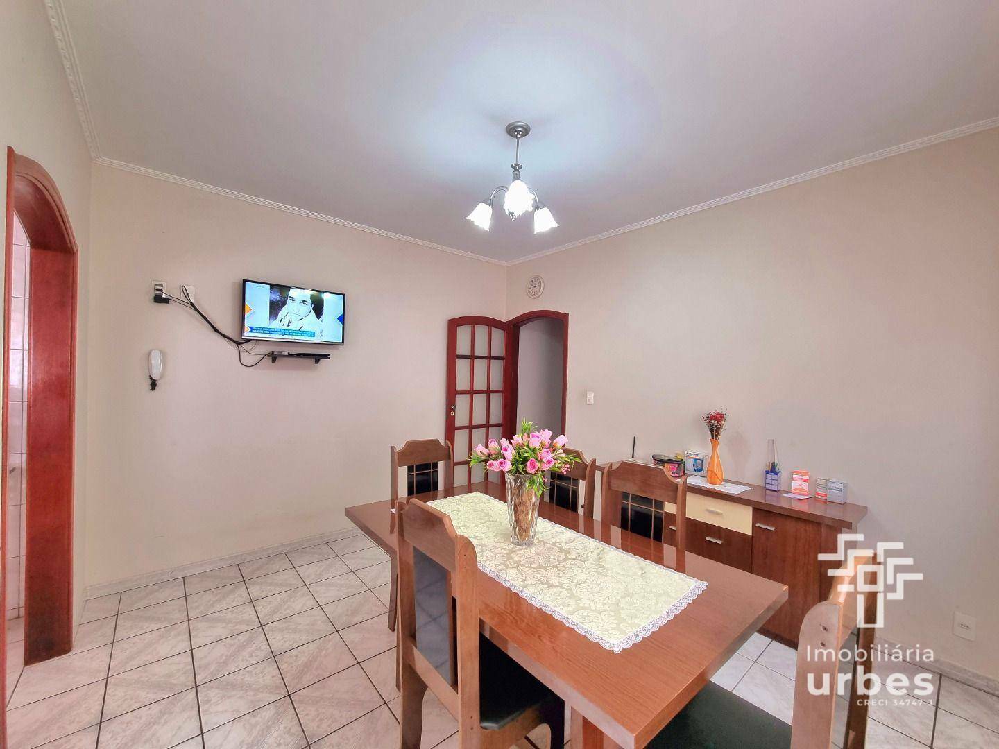 Casa à venda com 3 quartos, 214m² - Foto 8