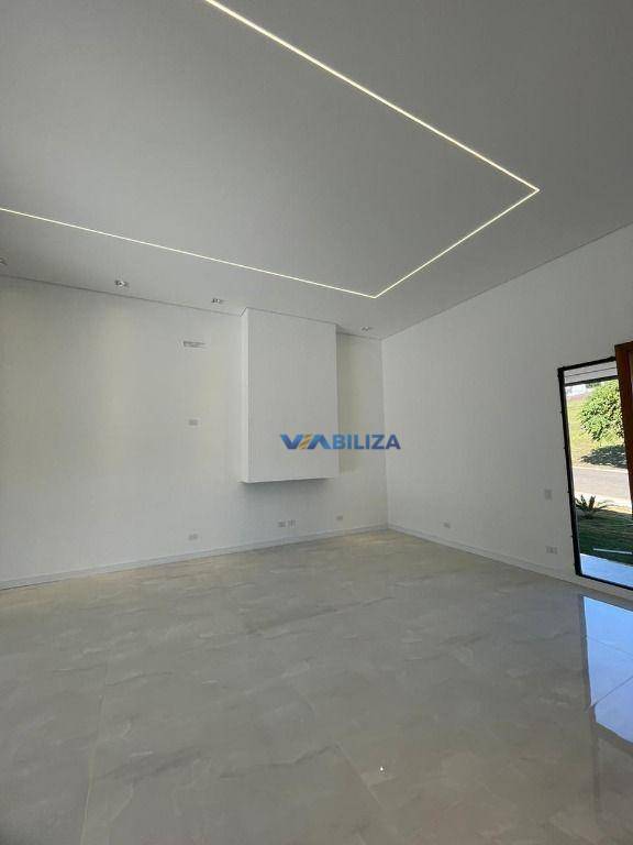 Casa à venda com 3 quartos, 261m² - Foto 8