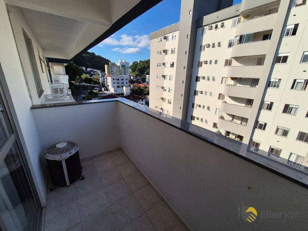 Apartamento para alugar com 2 quartos, 66m² - Foto 8