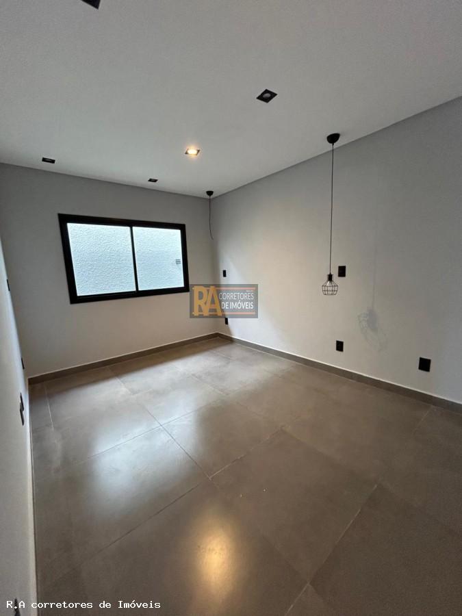 Casa à venda com 3 quartos, 180m² - Foto 7