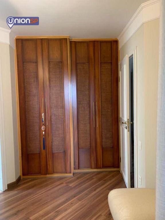 Apartamento à venda com 4 quartos, 213m² - Foto 15