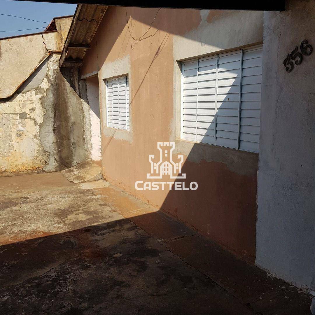 Casa à venda com 2 quartos, 150m² - Foto 2