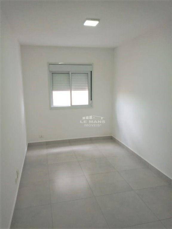 Apartamento à venda com 2 quartos, 66m² - Foto 13