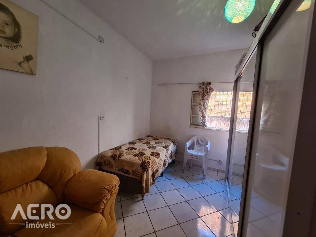 Casa à venda com 2 quartos, 165m² - Foto 17