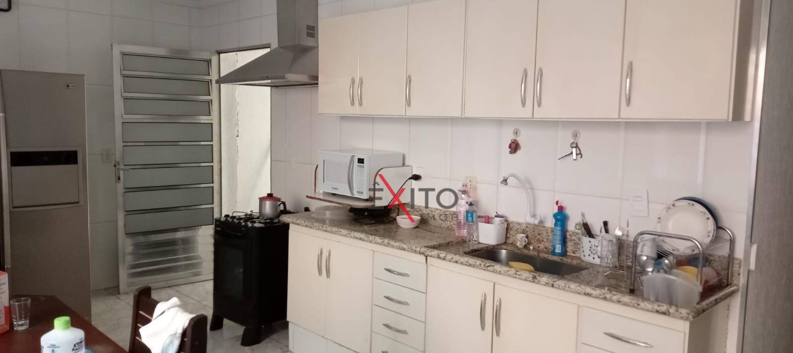 Casa à venda com 3 quartos, 200m² - Foto 27