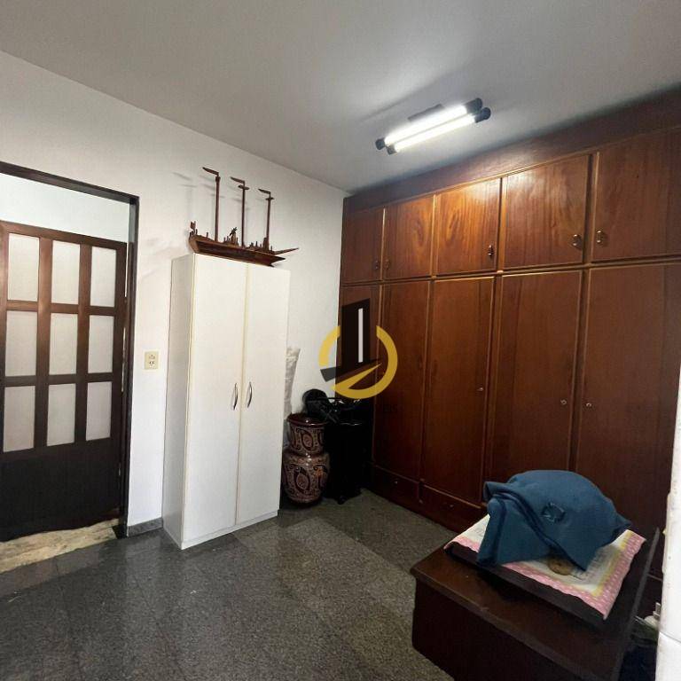 Apartamento à venda com 3 quartos, 240m² - Foto 15