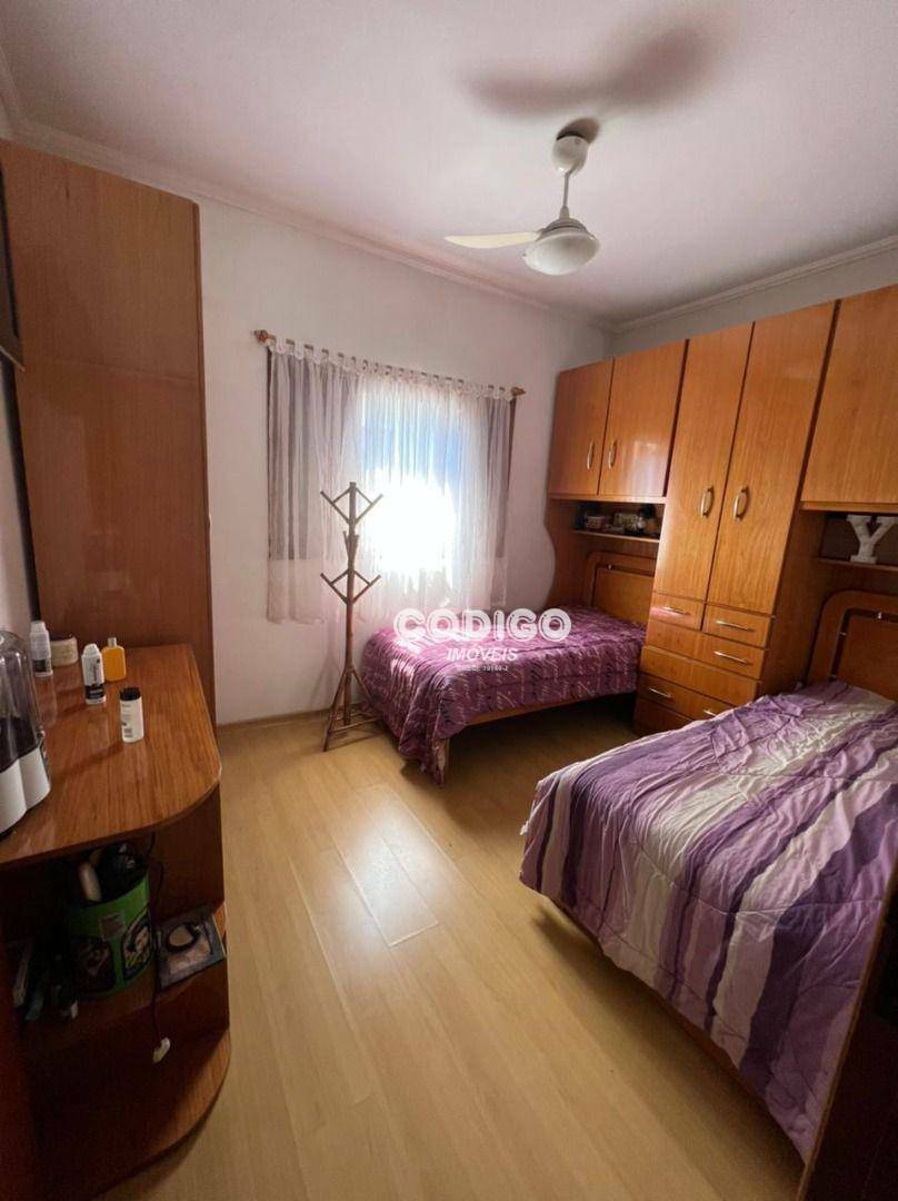 Sobrado à venda com 2 quartos, 236m² - Foto 12